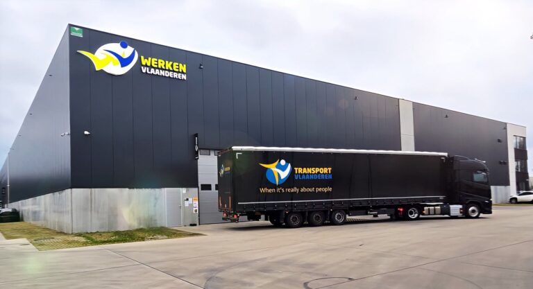 Hoofdkantoor Vlaanderen Group met loods Werken Vlaanderen en vrachtwagen Transport Vlaanderen